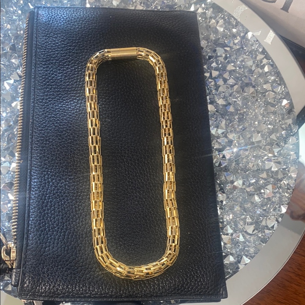 Elegant Gold Necklace